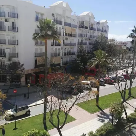 With 3 Bedrooms In Estepona, With Wonderful Mountain View An Apartment *